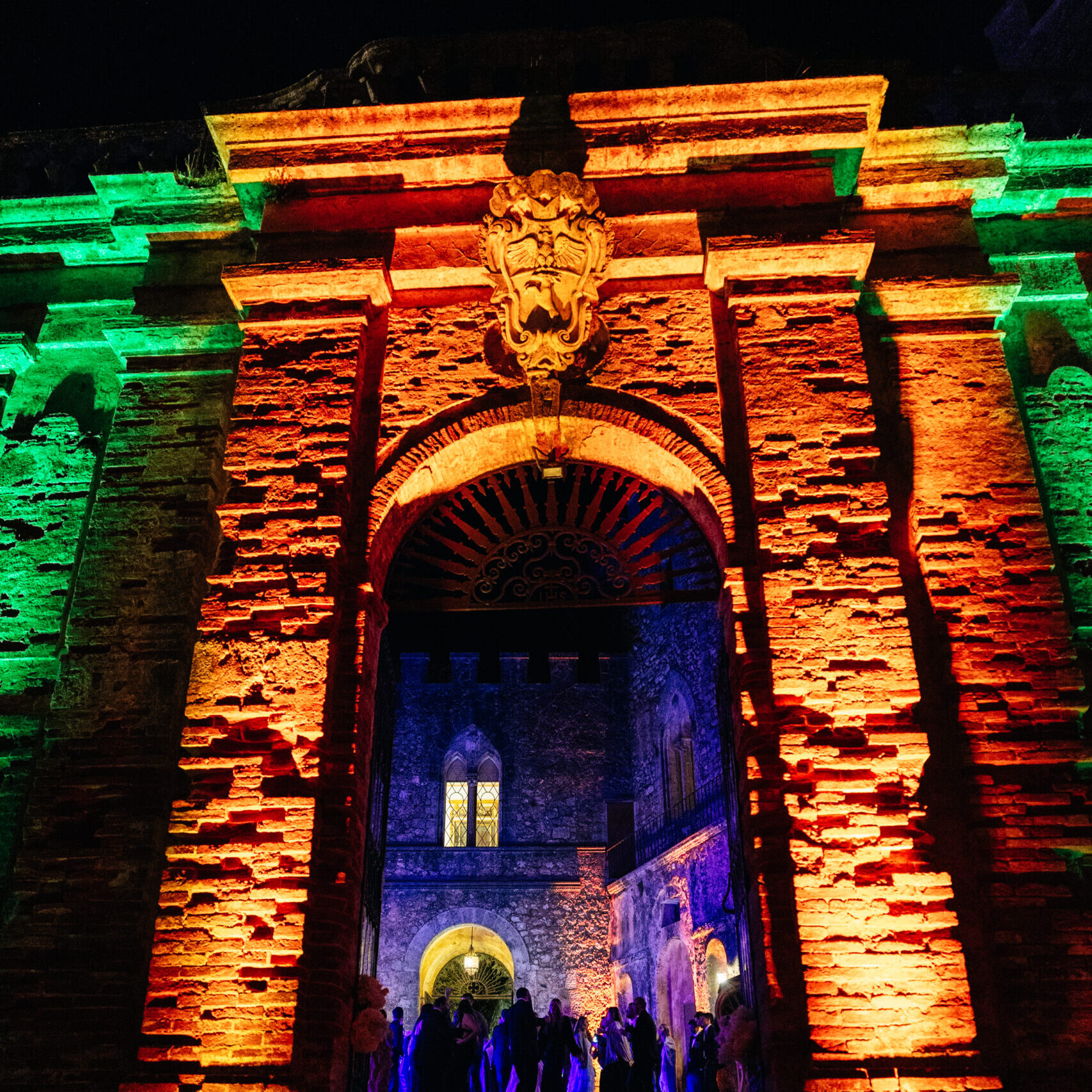 wedding photography in tuscany italy by photographer elizabeth armitage